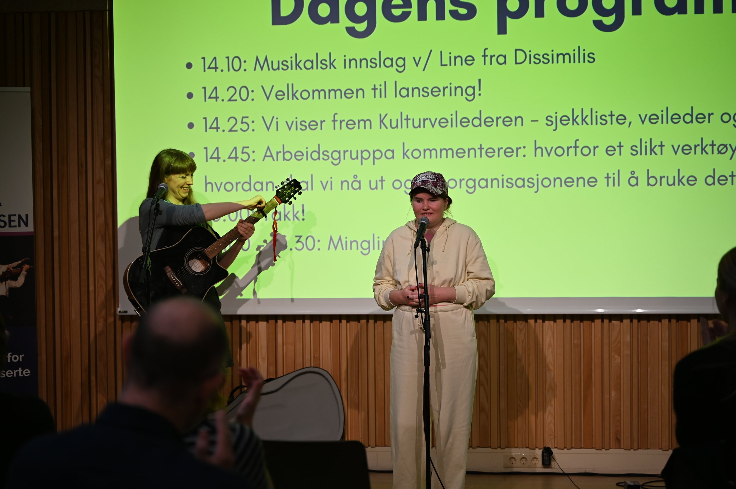 Fra lanseringsfesten. Sunniva Molvær Ihlhaug og Line Schøyen Andersen fra Dissimilis.